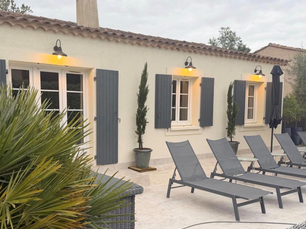 Villa Jasmin - Charming & Cosy (Sleeps 6) - 2