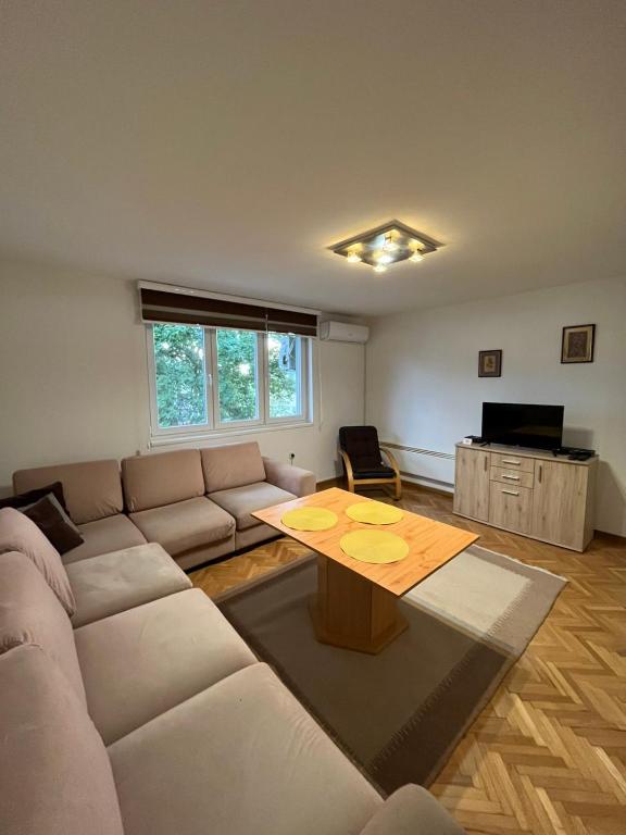Sarajevo Apart - 1