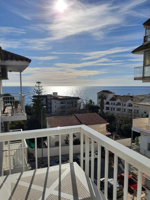 Bright Apartment with a Beautiful Sea View - 1