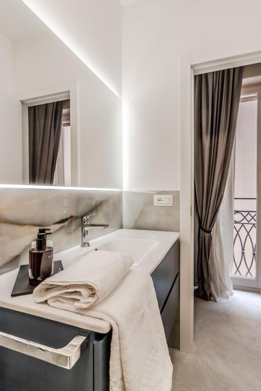 Rizzoli Luxury Towers View Apartment - 2
