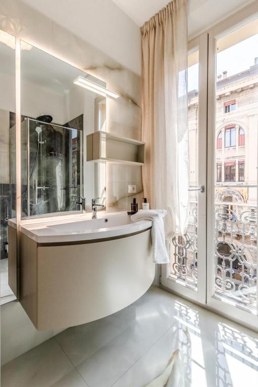 Rizzoli Luxury Towers View Apartment - 3