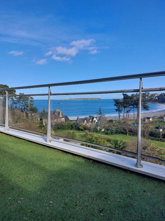 Appartement vue mer exceptionnelle et à 3 min à pied renovée en juin - 1