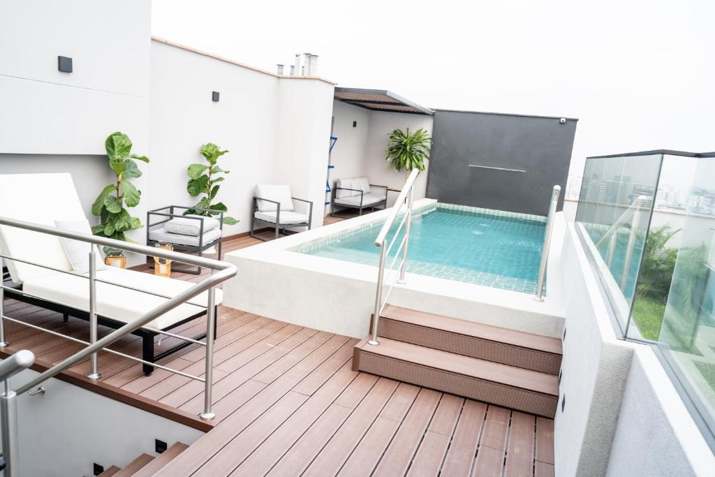 Brand new, premium location in Miraflores - 2