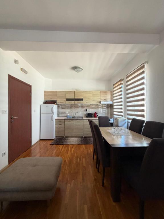 Curanovic Residence - 5