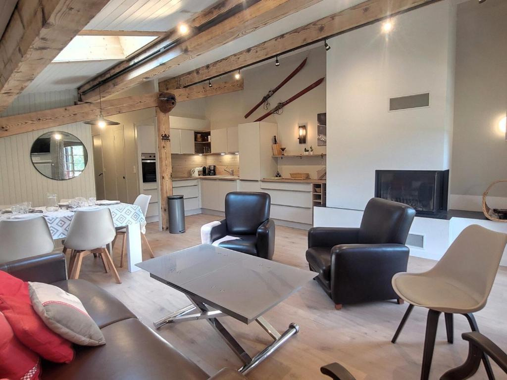 Penthouse rénové pour 6 avec balcon et cheminée - FR-1-598-171 - 1