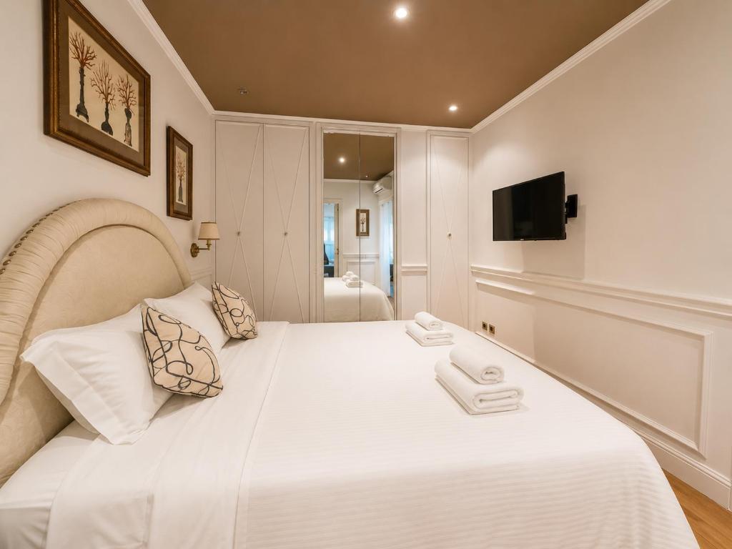 Castel Sant'Angelo 90 - Apartments near Piazza Cavour by RHR - 2