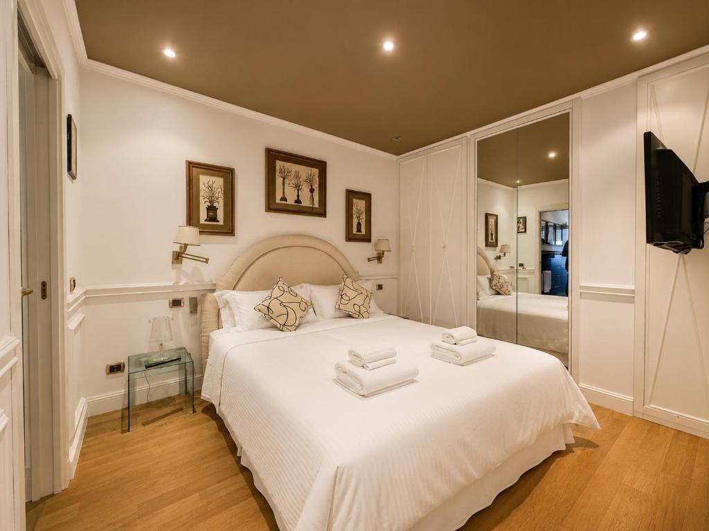 Castel Sant'Angelo 90 - Apartments near Piazza Cavour by RHR - 1