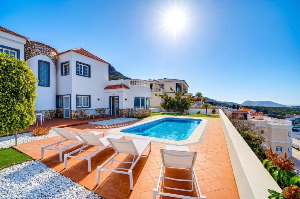 Apartment with private pool - 2