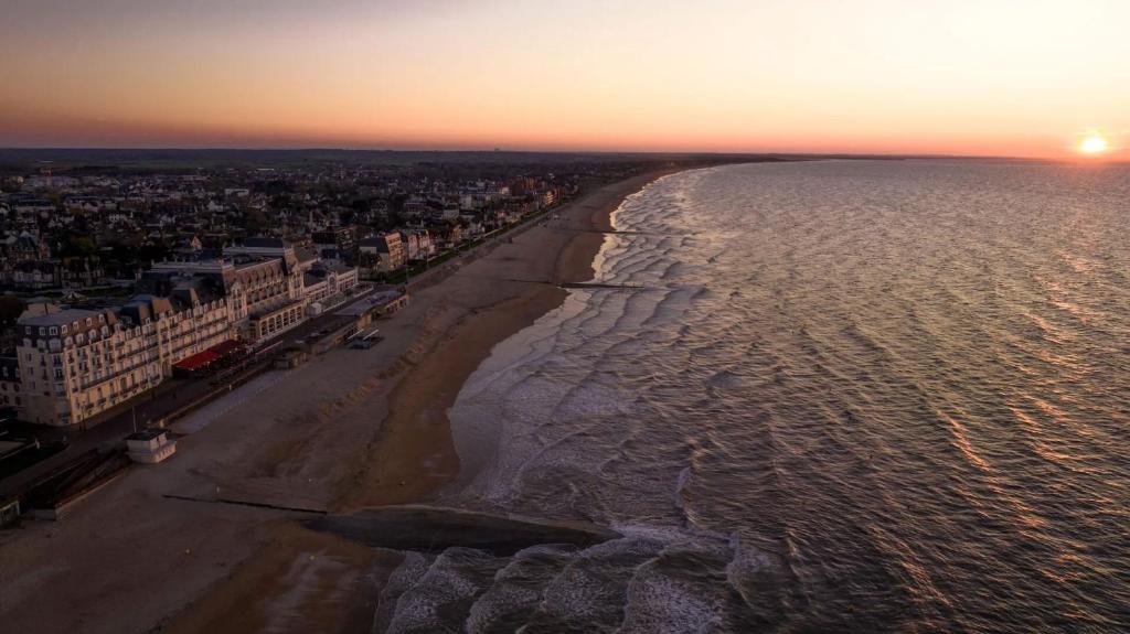 Cabourg Amour - Logement romantique pour couples, sauna privatif - 4