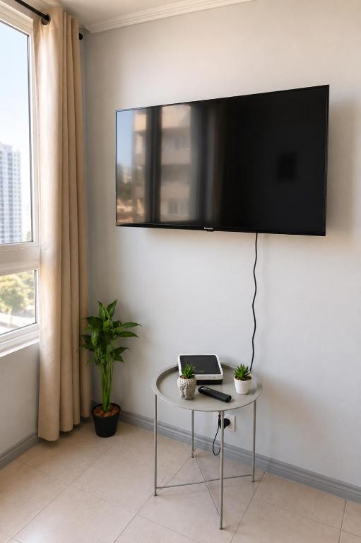 Large apartment for 6, Quinta Normal, Metro, Bleached - 3