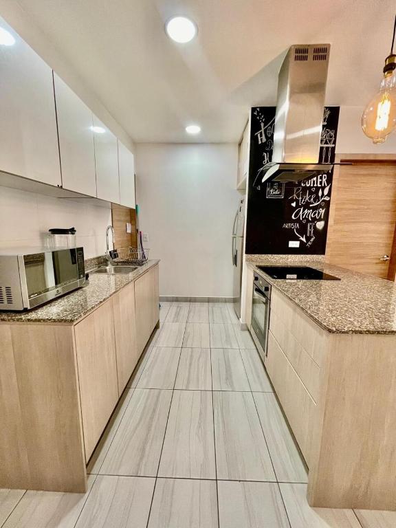 Quito-Ecuador apartment, excellent location - 4
