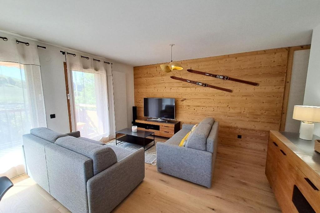 Spacious 8-person apartment with mountain views - 3