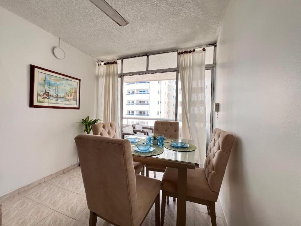Balcony City Sunset View Sleeps 9 Beach & Pool - 2
