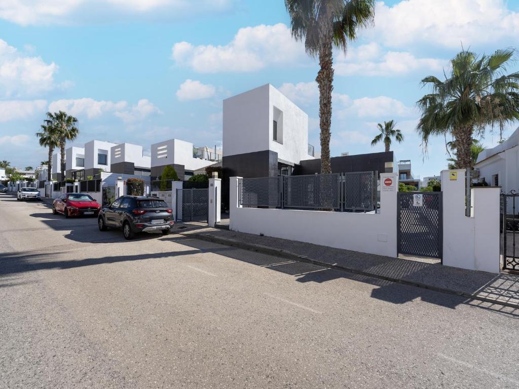 Stylish home in Orihuela Costa with pool - 5