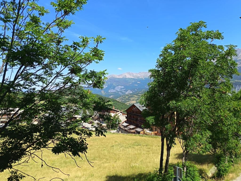 Cocon 2 à 4 personnes refait à neuf VUE MONTAGNE - 4