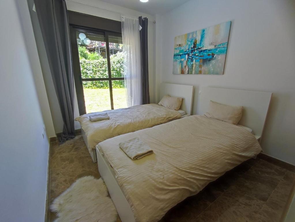Luxurious apartment in Golf Hills - 2