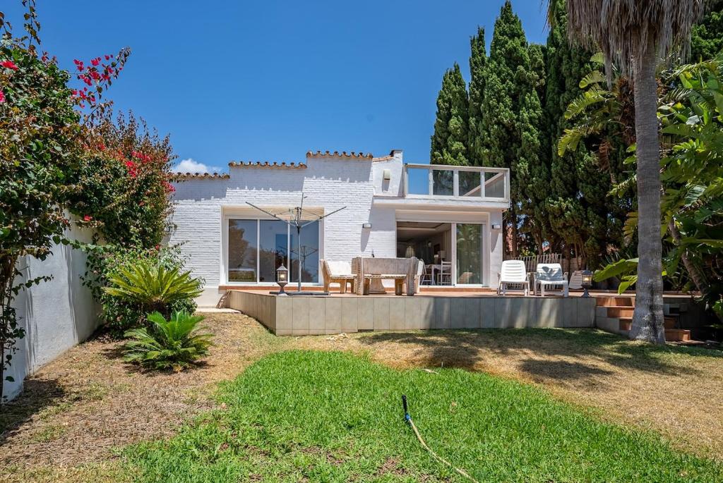 Lovely House with a Sea View, 220 m from the Beach - 5