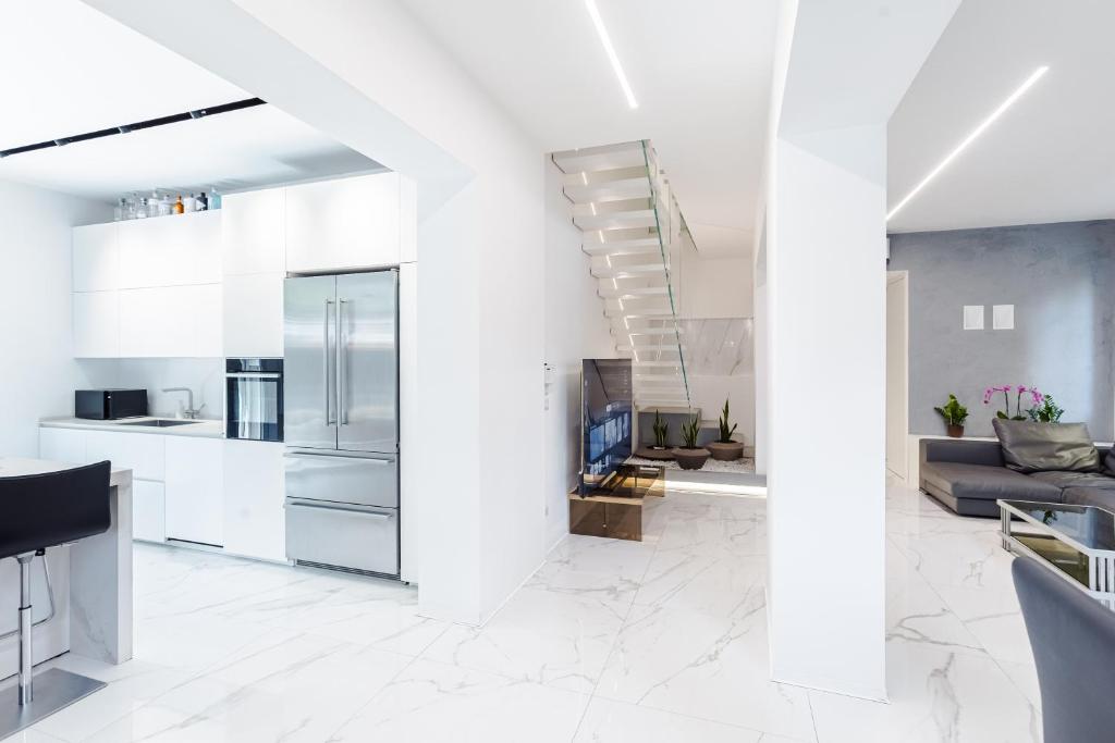 Macan Luxury Apartment - 3