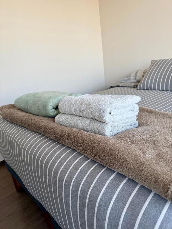 Dormitorio en Suite con Baño y balcón privado - 5