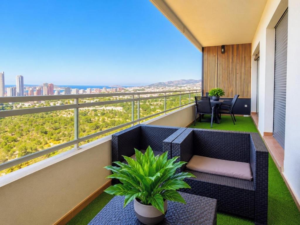 Apartamento con Terraza, Piscinas, Gym y Parking - 4