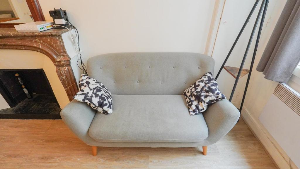 7 Historic Marais Studio near Bastille & metro - 2