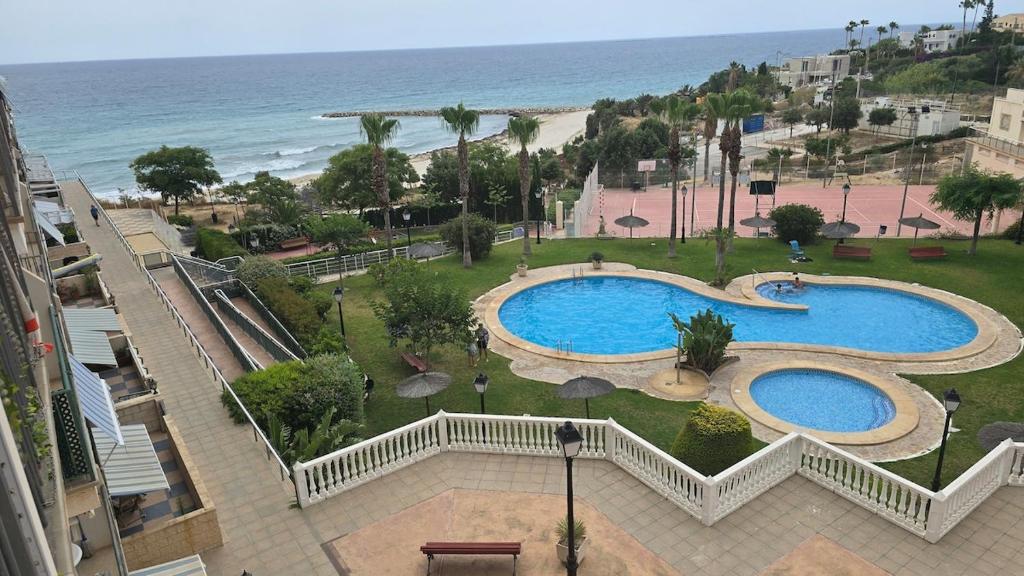 your paradise with 1Gb WiFi for remote work - 1
