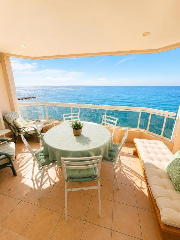 Résidence RIVA - Appartement d'exception en front de mer à Menton - Vue mer exceptionnelle - Grande terrasse - 1