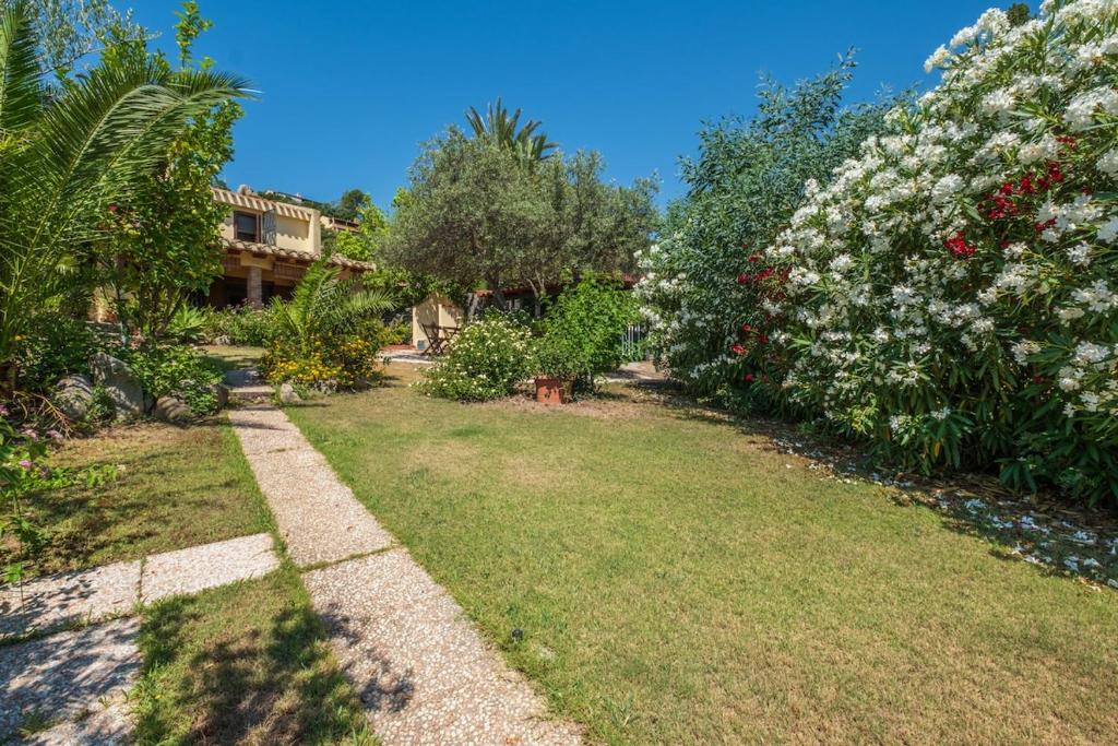 Ampia e Accessoriata-Private garden - 500 meters from the beach - 2