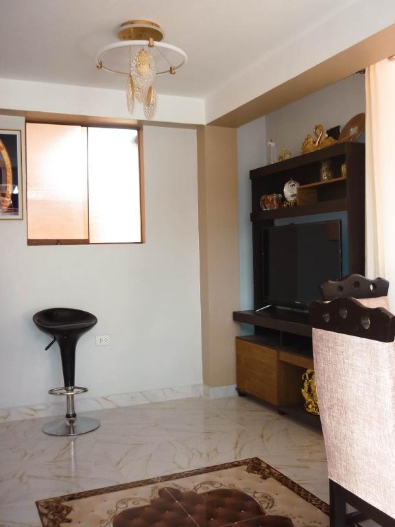Meloc House wifi, TV and more - 2