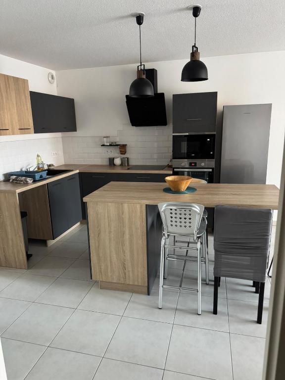 T3 Moderne à 10 min de la plage -Terrasse, Parking - 4