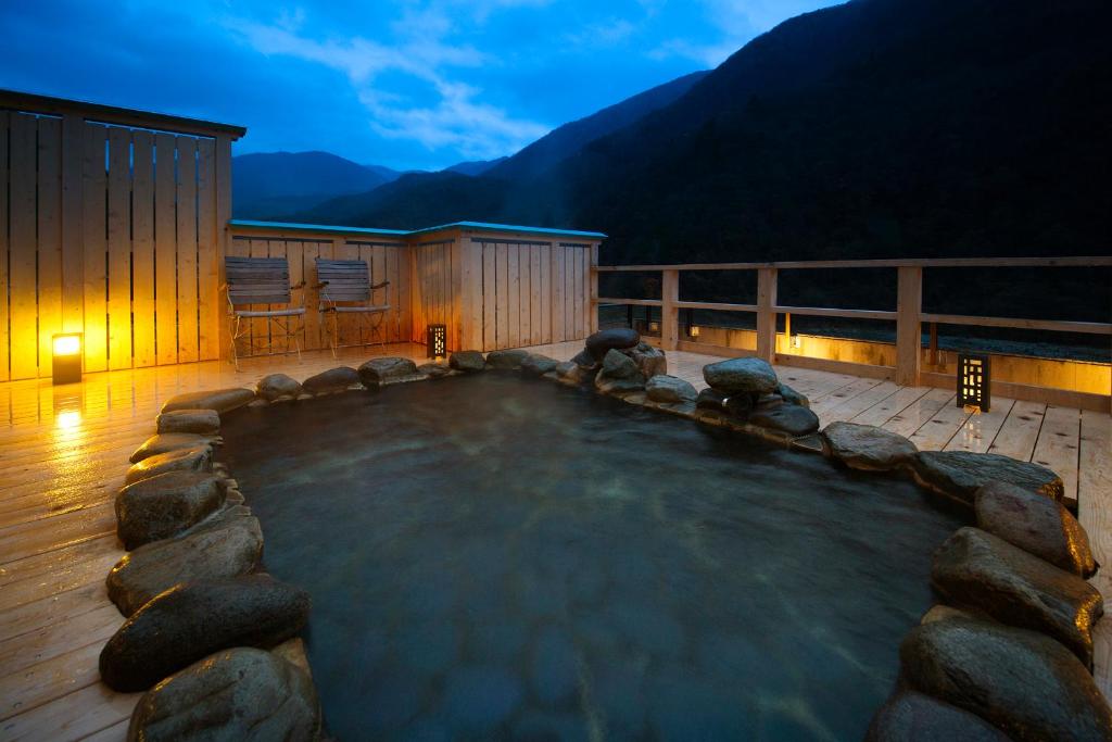 Hot spring bath