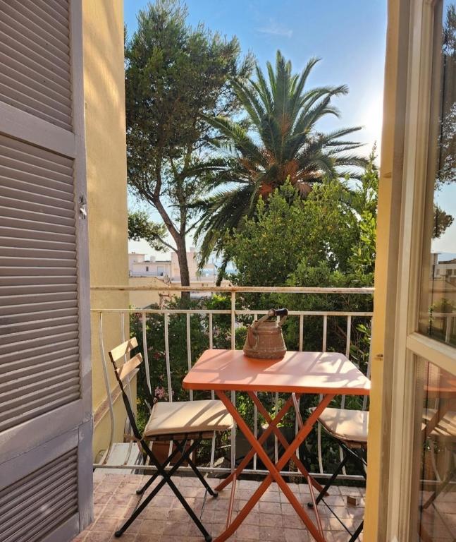 Charming, quiet 2-room apartment with balcony - 1