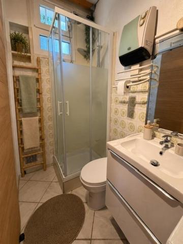 Studio climatisé avec mezzanine à 300 m de la plage - 3