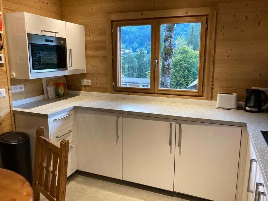 Cozy Chalet with Private Parking Sleeps 7 - 2