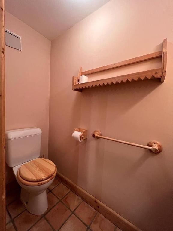 Cosy Apt Close to Ski Lift Easy Access to Town - 5
