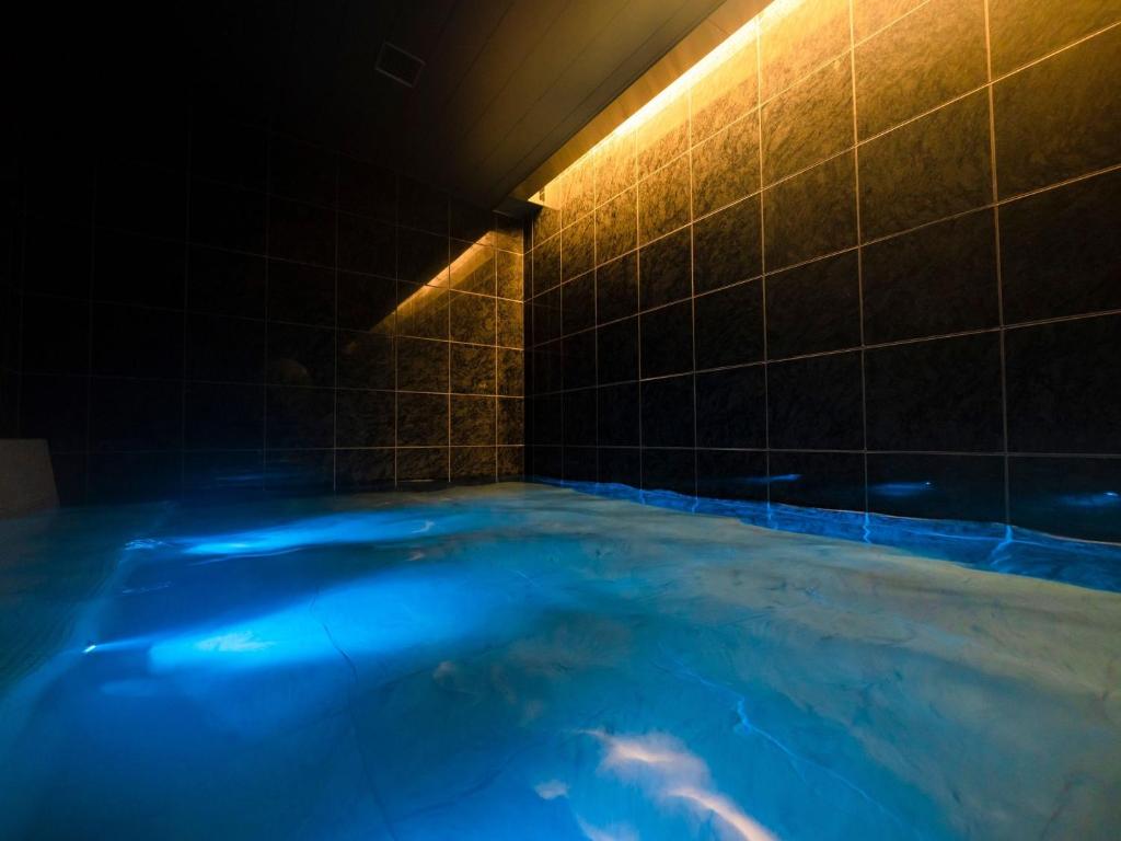 Hot spring bath