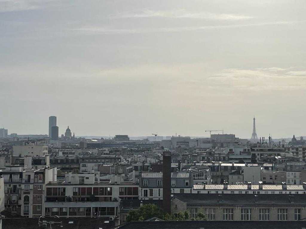 Superbe 2 pièces vue panoramique sur Paris au pied du metro - 3