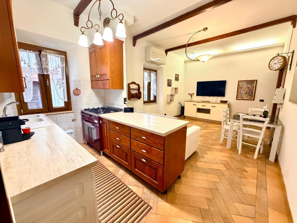 Monti Home - 5 Minute Walk to Colosseum & Metro - 1