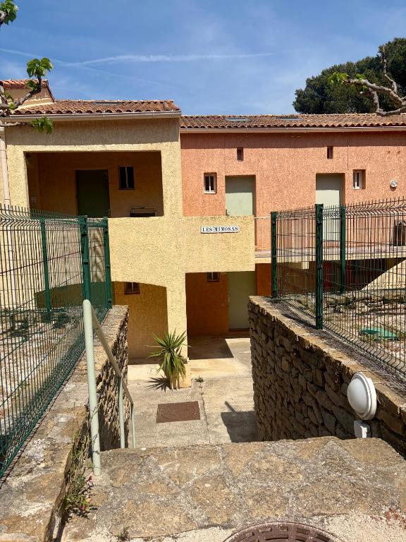 Studio Sanary-sur-Mer climatisé avec parking privé à 8 minutes à pieds de la Plage Baie de Cousse - 5