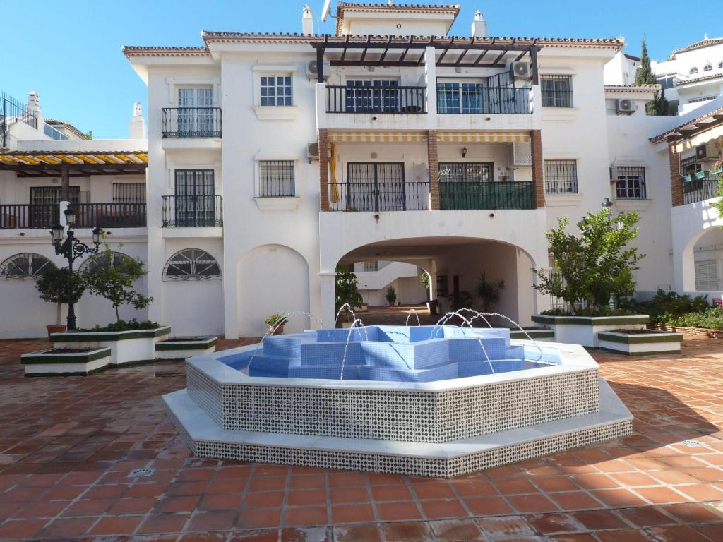 Pueblo Quinta Apartments Beach Pool and Terrace - 4