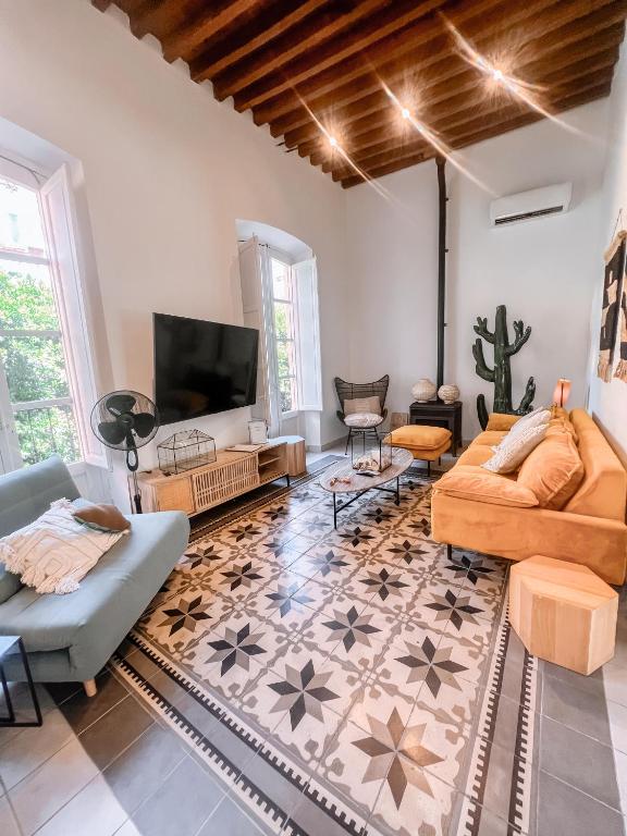 Elegant Apartment in the Historic Center with Terrace and Views - 1
