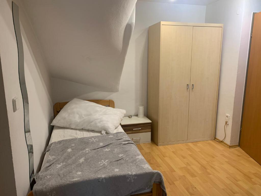 Ferienwohnung mit Garten und Bergblick - 5
