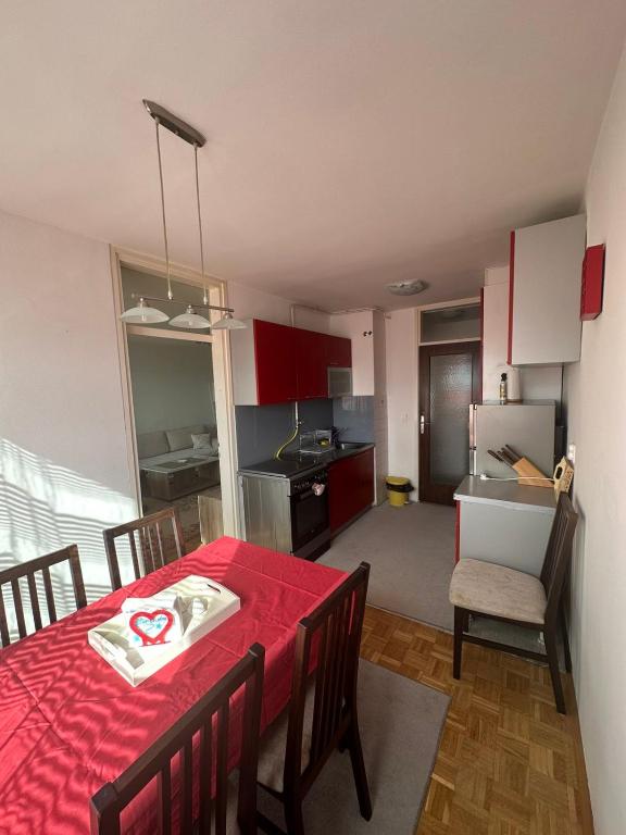 Sweet Home - 4