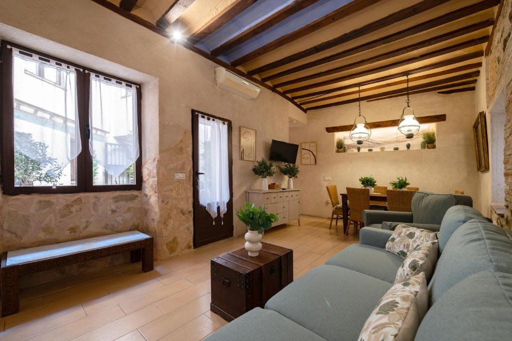 Patio in the Heart of Toledo , Pets , Family - 4