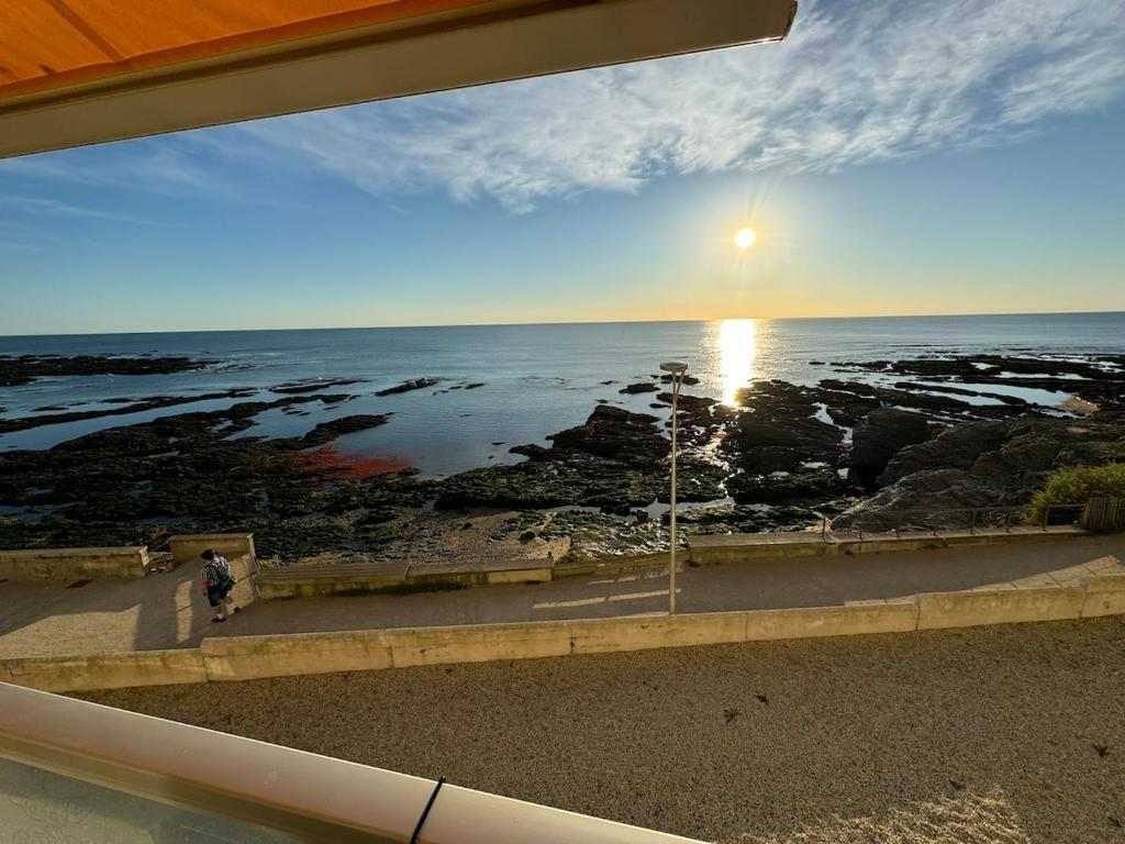Appartement face MER, 2 chambres, proche commerces - 2