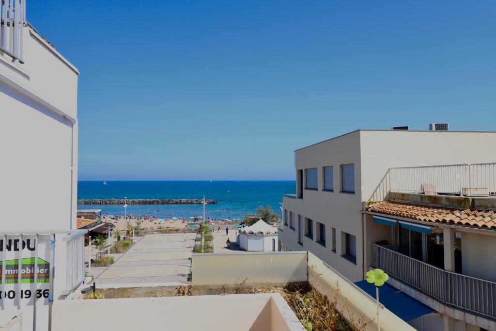 SEA Panorama Completely Renovated Cozy Space, Everything Within Walking Distance - 1