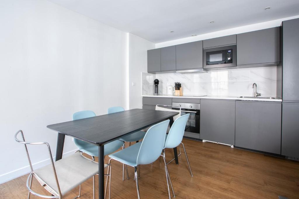 Air CONDITIONER 1 Bedroom Apartment in walking disrance to Eiffel Tower - 3