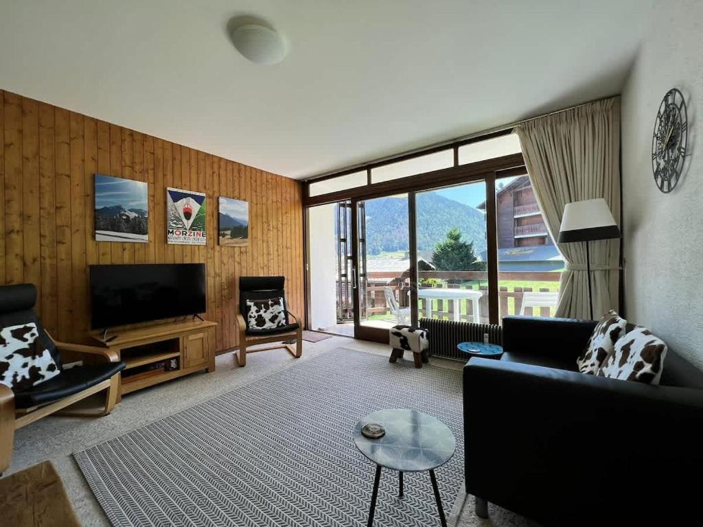 Central Location Walk to Ski Lift Sleeps 5 - 4