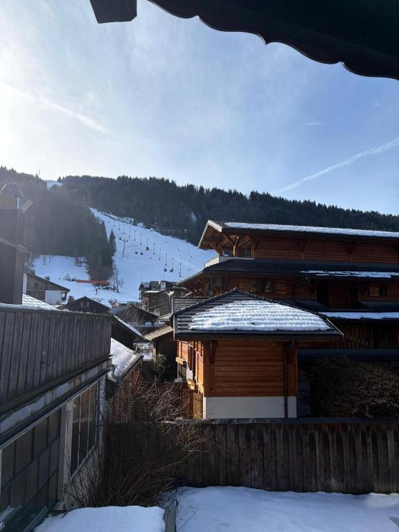 4 Bedroom Chalet Central Morzine Private Parking - 4