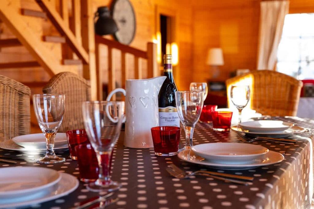 Mountain Chalet with Panoramic Views Sleeps 9 - 2